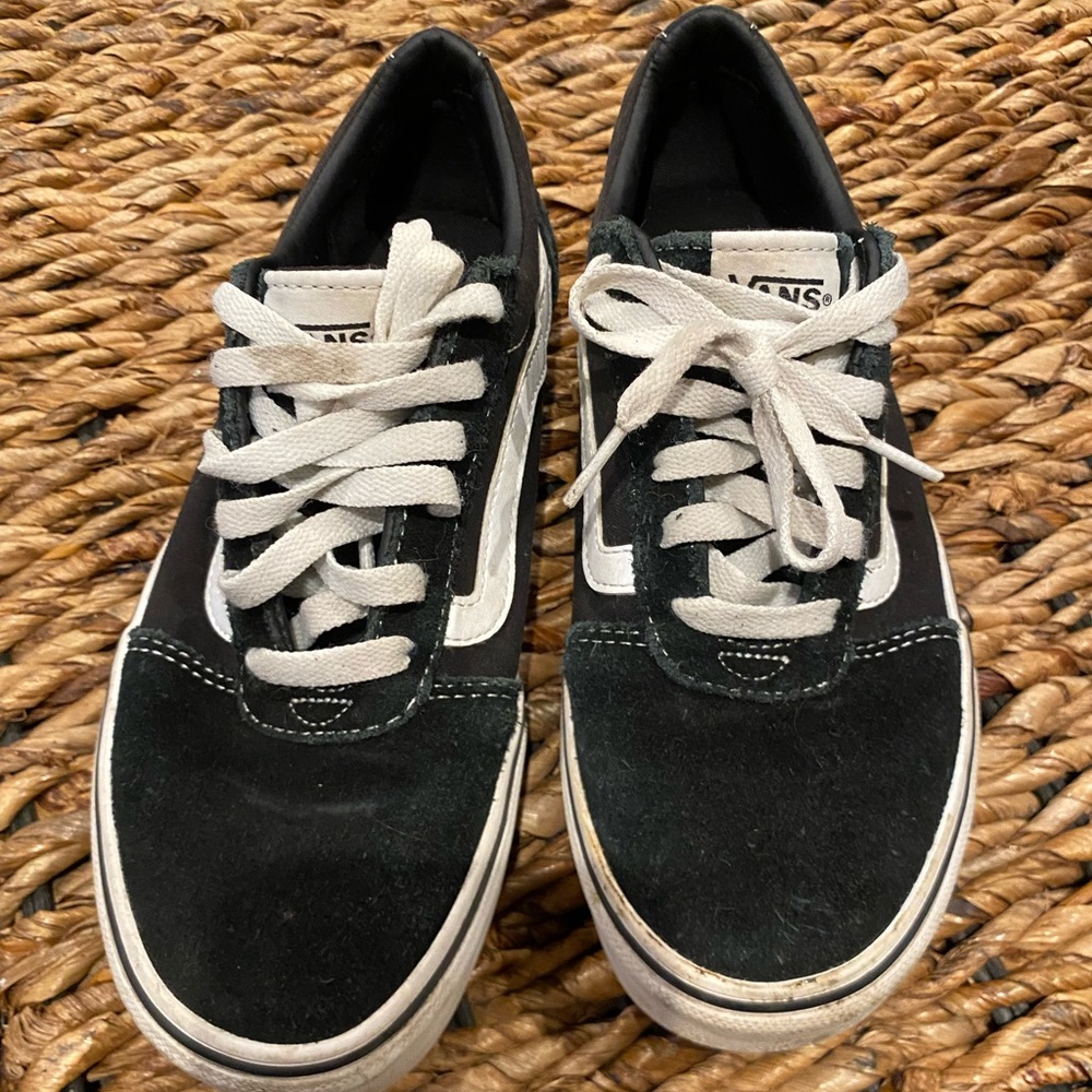 Black lace up vans
